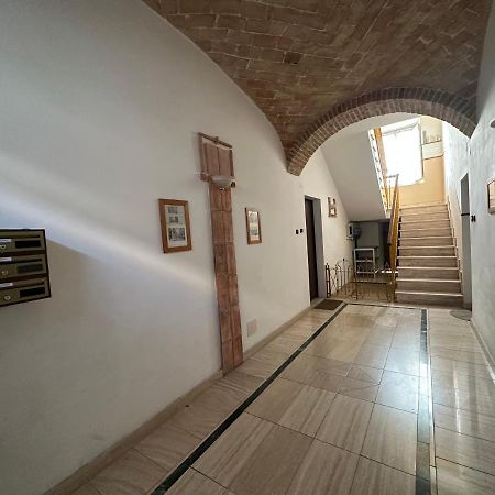 Casa Susanna - Delizioso Piano Terra, Centralissimo, Superservito, Tranquillo, Appena Fuori Ztl Parcheggio Libero Terni Dış mekan fotoğraf